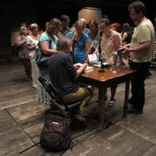 3 Martin Reiner se po čtení věnoval svým čtenářům, 22. 7. 2014; foto: Lucie Štěrbová